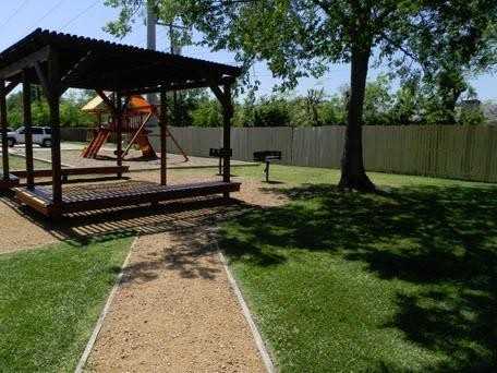 2901 Live Oak Dr #C2 - Photo 4 of 8