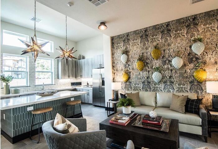 4611 N Interstate 35 #A1