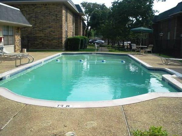 1810 Westminster St #C2 - Photo 3 of 6