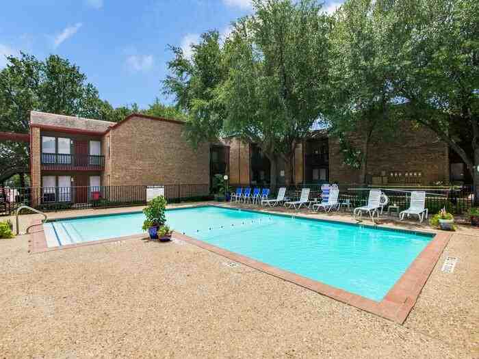 1721 Teasley Ln #D1 - Photo 4 of 14