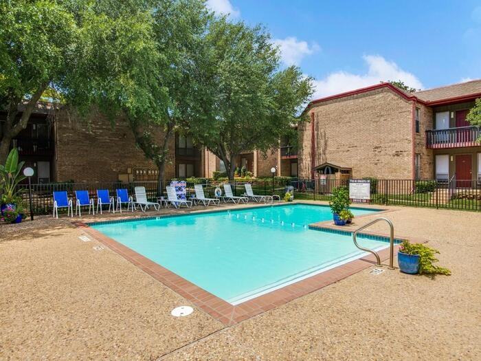 1721 Teasley Ln #B1 - Photo 6 of 14