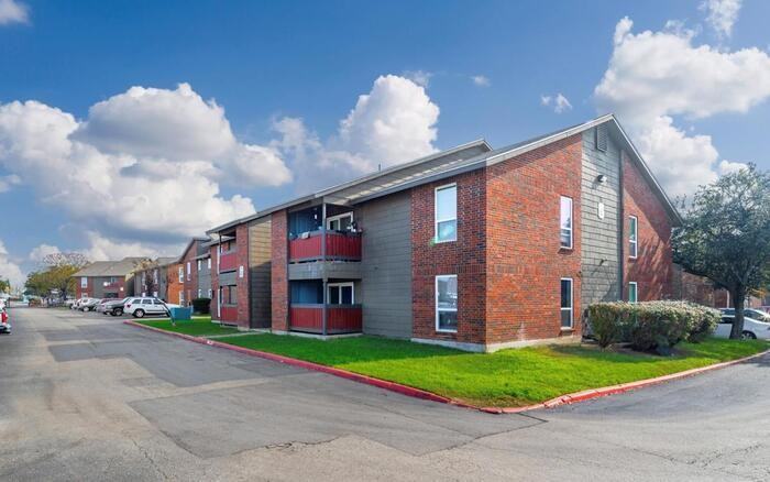 7220 Marbach Rd #C1 - Photo 5 of 26