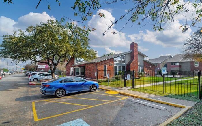 7220 Marbach Rd #C1 - Photo 6 of 26