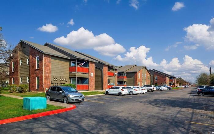 7220 Marbach Rd #B1 - Photo 4 of 26