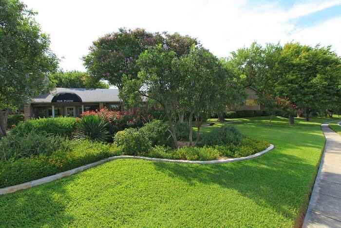 8602 Cinnamon Creek Dr #C1 - Photo 4 of 36