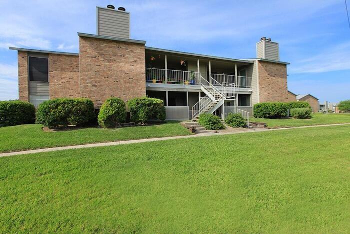 8602 Cinnamon Creek Dr #C2 - Photo 2 of 37