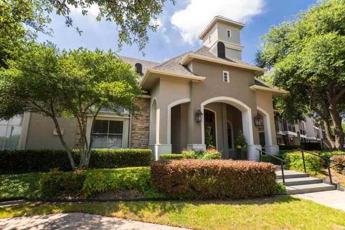 3939 Briargrove Ln #B2 - Photo 3 of 11