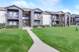 featured image of 3232 N Locust St #D1