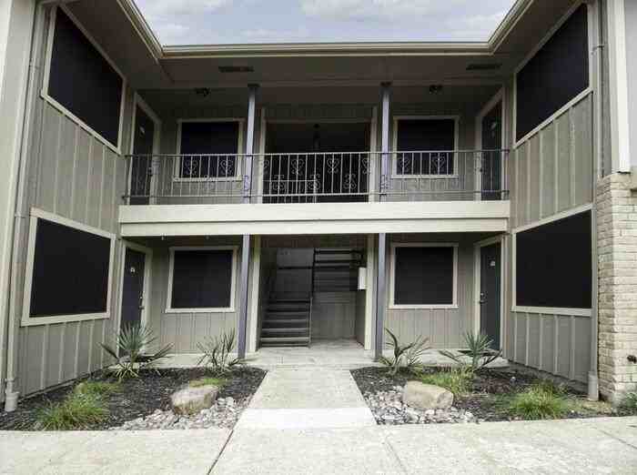 1201 Winifred Dr #C2 - Photo 3 of 39