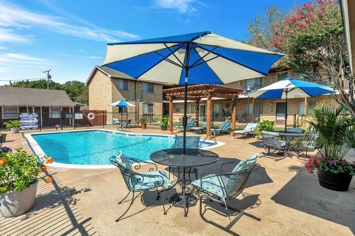 1201 Winifred Dr #B1 - Photo 6 of 38