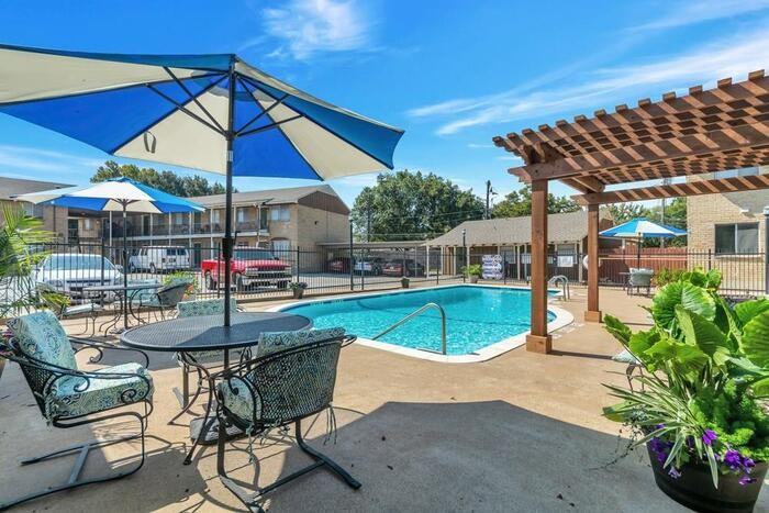 1201 Winifred Dr #B2 - Photo 5 of 39