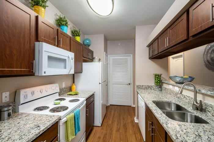 2057 W Hebron Pkwy #C2 - Photo 5 of 7