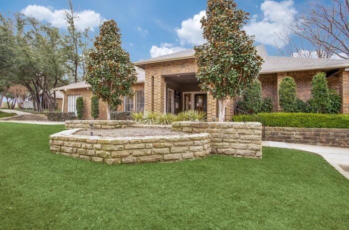 2301 Avenue H E #B4 - Photo 5 of 47