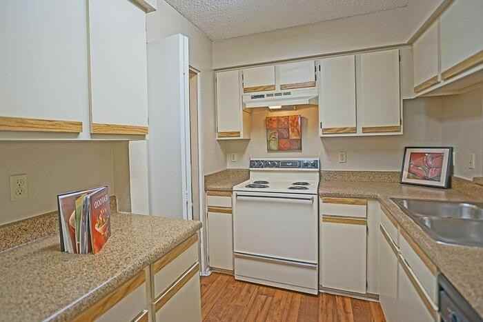 1110 Vista Valet #C1 - Photo 5 of 7