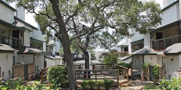 5940 Danny Kaye Dr #D1 - Photo 2 of 4