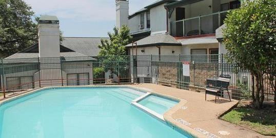 5940 Danny Kaye Dr #D1 - Photo 3 of 4