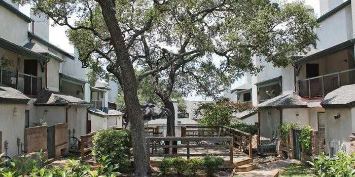 5940 Danny Kaye Dr #C1 - Photo 2 of 4