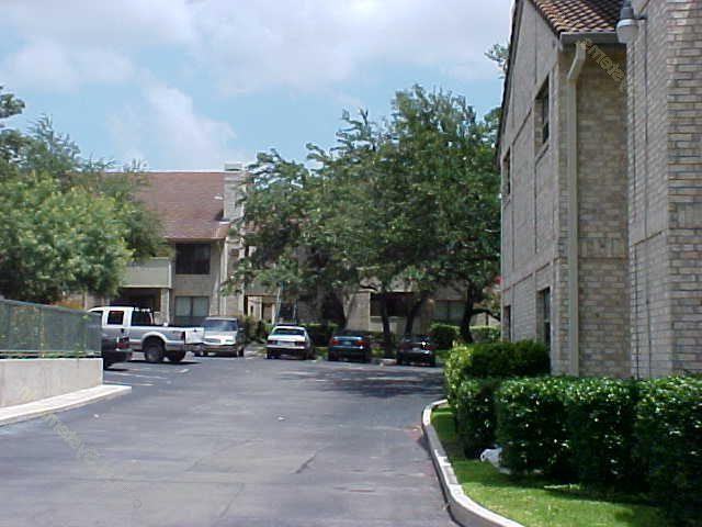 11843 Braesview #B1 - Photo 3 of 28