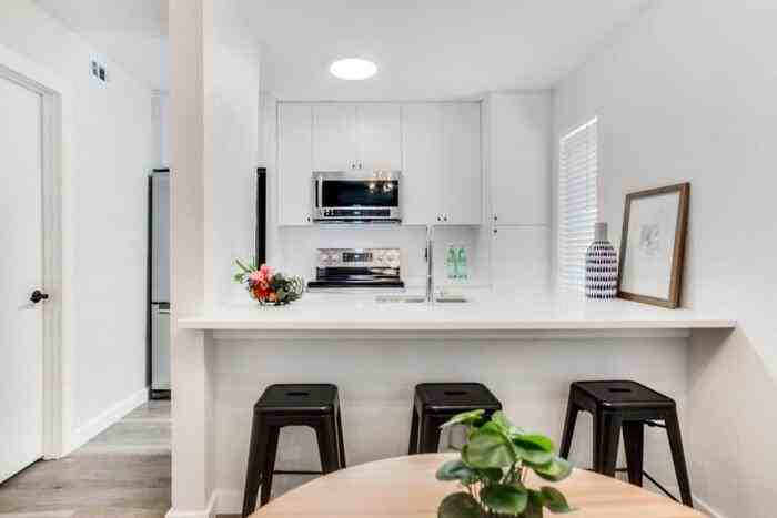 4425 Gilbert Ave #A2 - Photo 5 of 9