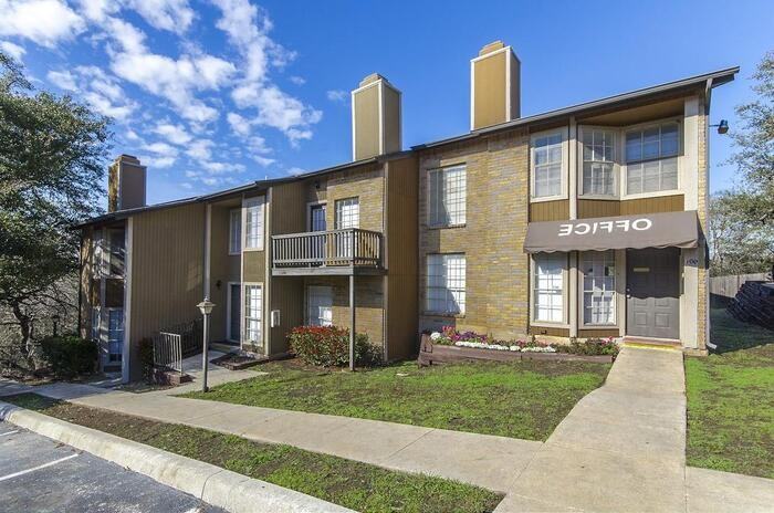 1935 Broken Oak St #C1 - Photo 6 of 17