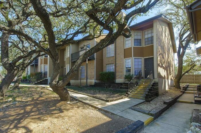 1935 Broken Oak St #C2 - Photo 2 of 18