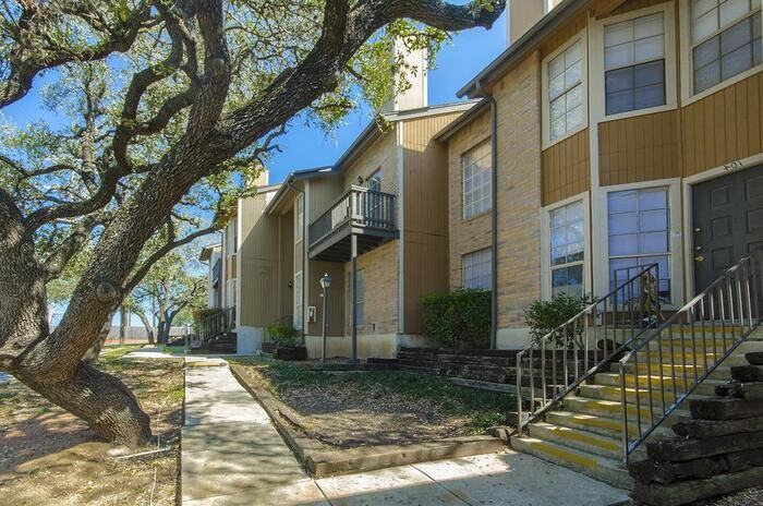 1935 Broken Oak St #C2 - Photo 3 of 18