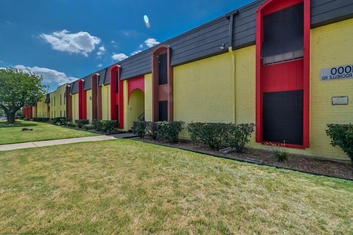 1000 W Rochelle Rd #C1 - Photo 2 of 8