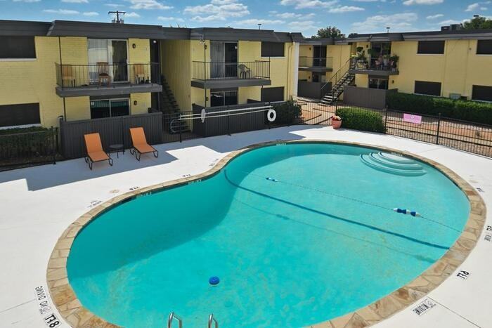 1000 W Rochelle Rd #C1 - Photo 3 of 8