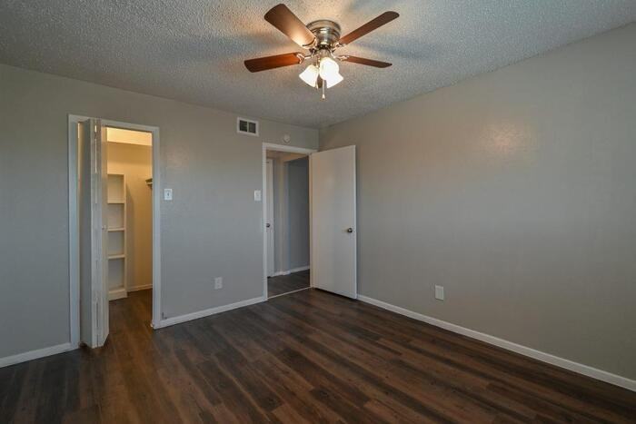 1000 W Rochelle Rd #C1 - Photo 7 of 8