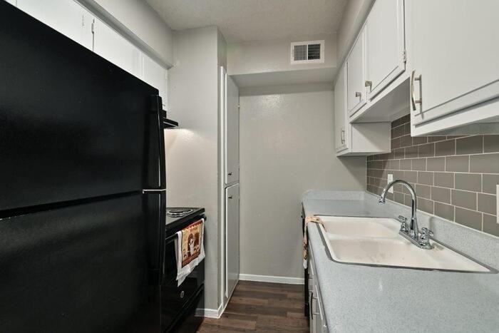 1000 W Rochelle Rd #C2 - Photo 5 of 9