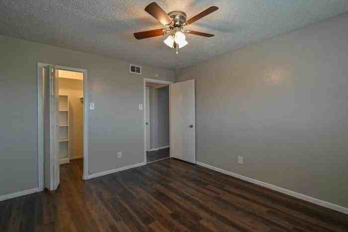 1000 W Rochelle Rd #C3 - Photo 7 of 10