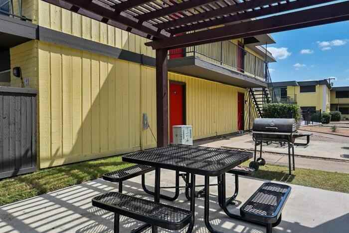 1000 W Rochelle Rd #B3 - Photo 4 of 10