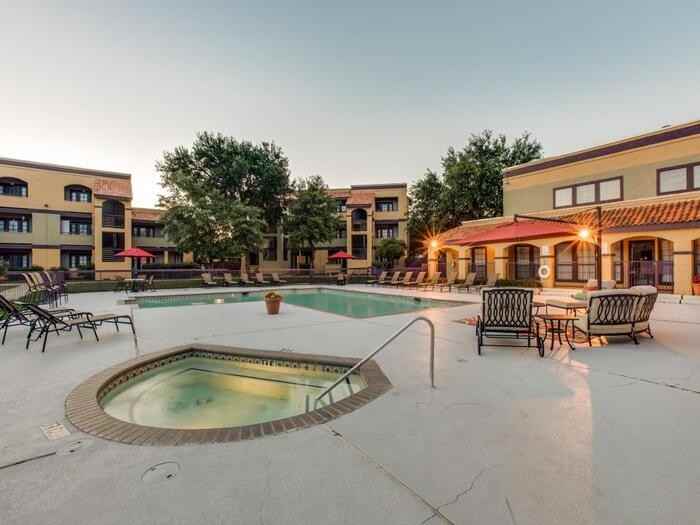 2021 E Pioneer Pkwy #D1 - Photo 5 of 22