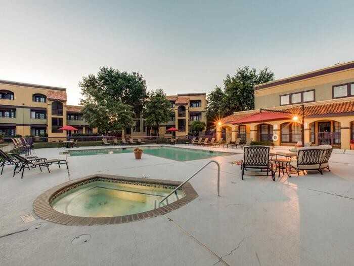 2021 E Pioneer Pkwy #B2 - Photo 5 of 23