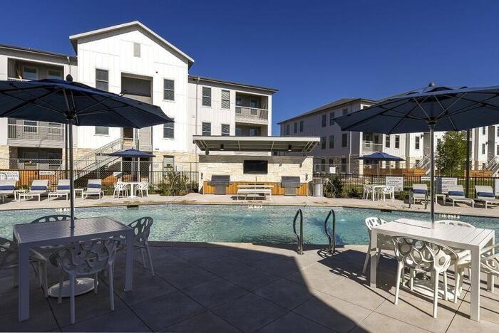 2601 N Austin Ave #D1 - Photo 4 of 26