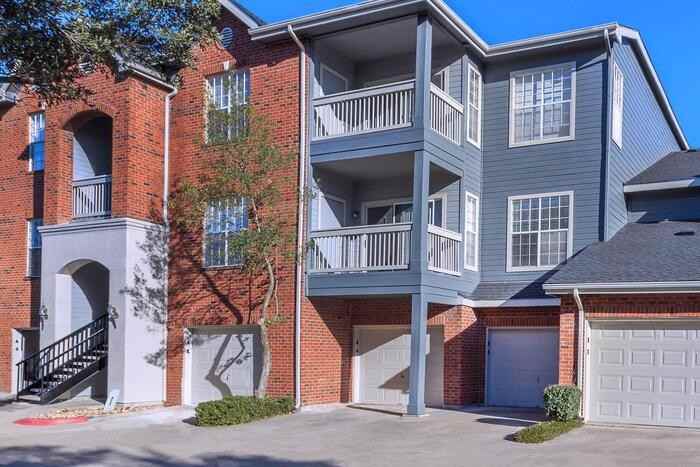 340 Treeline Park #D1 - Photo 4 of 33