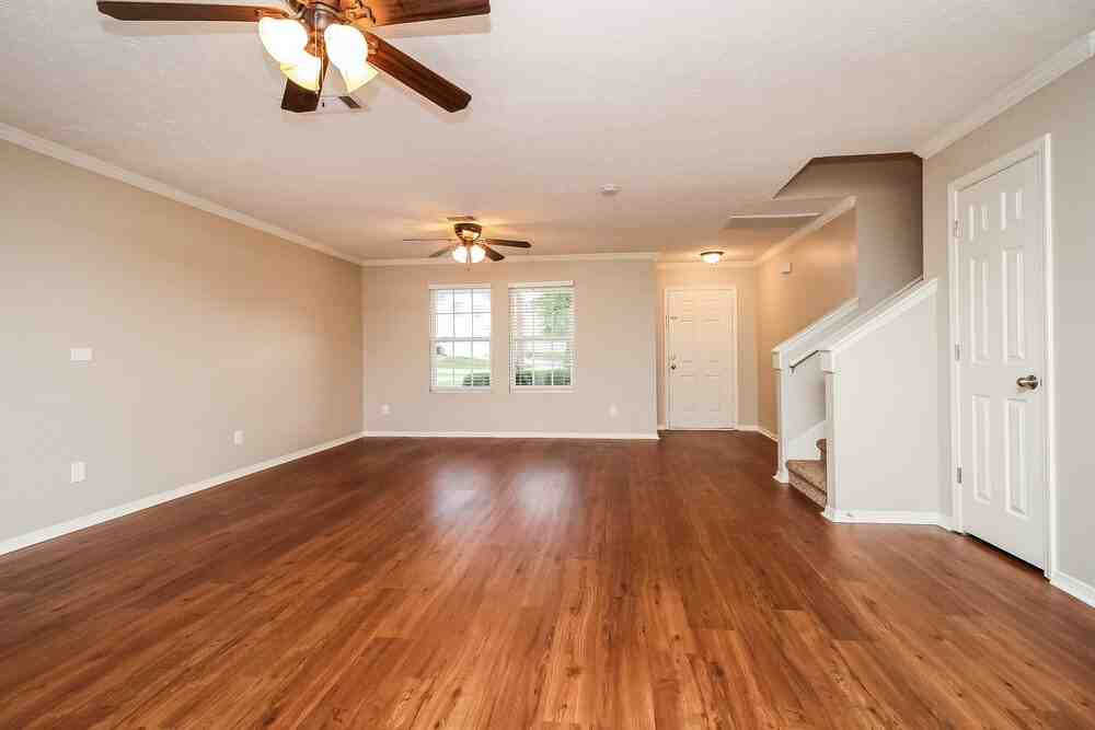 109 Neville Ct - Photo 4 of 17