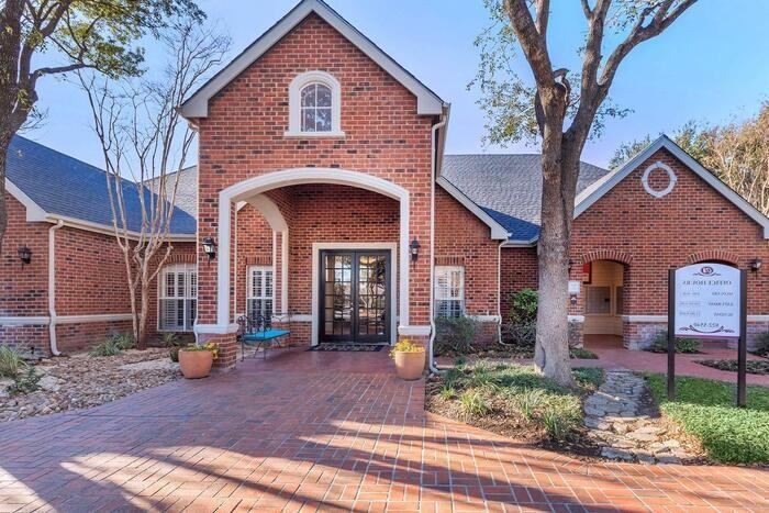 340 Treeline Park #B1 - Photo 7 of 33