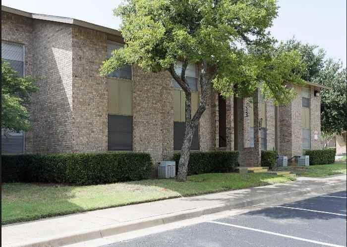 2957 Park Square Dr #D1 - Photo 2 of 16