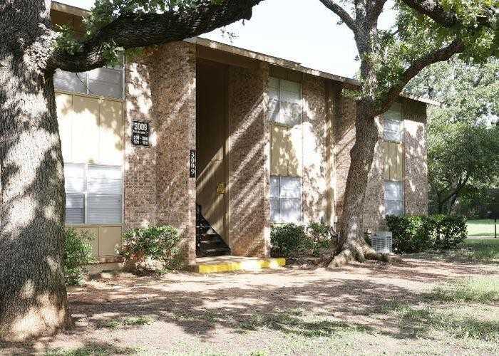 2957 Park Square Dr #D1 - Photo 3 of 16