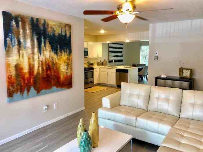 1306 N Plymouth Rd #D1 - Photo 7 of 15