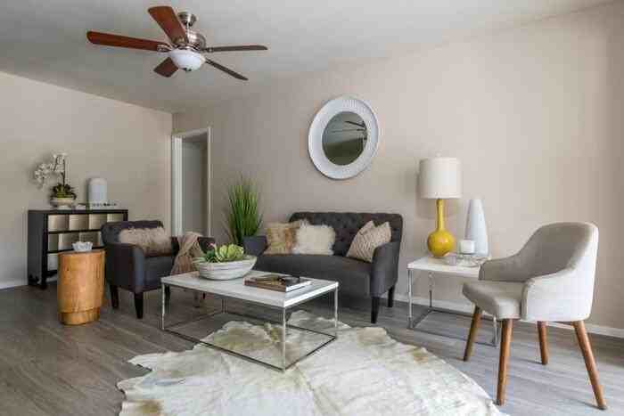 1306 N Plymouth Rd #D2 - Photo 5 of 16