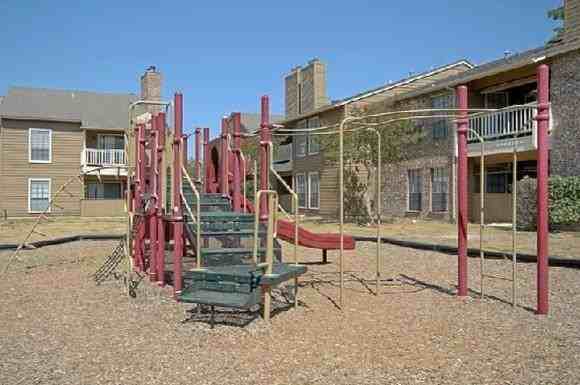 11711 Braesview #D1 - Photo 5 of 13