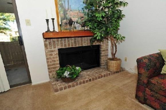 11711 Braesview #D1 - Photo 7 of 13