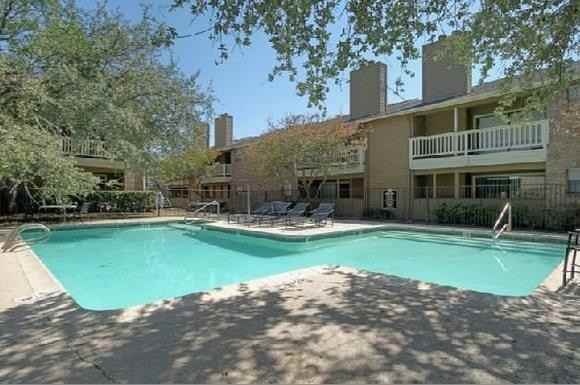 11711 Braesview #C1 - Photo 4 of 13