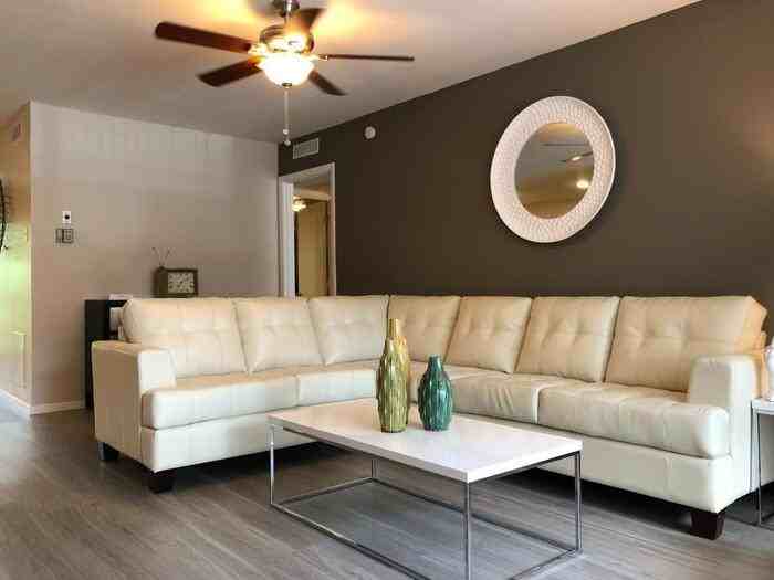 1306 N Plymouth Rd #B2 - Photo 6 of 16