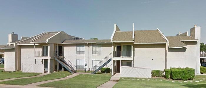 900 Londonderry Ln #C2 - Photo 4 of 8