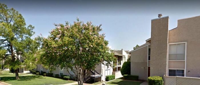 900 Londonderry Ln #B2 - Photo 5 of 8