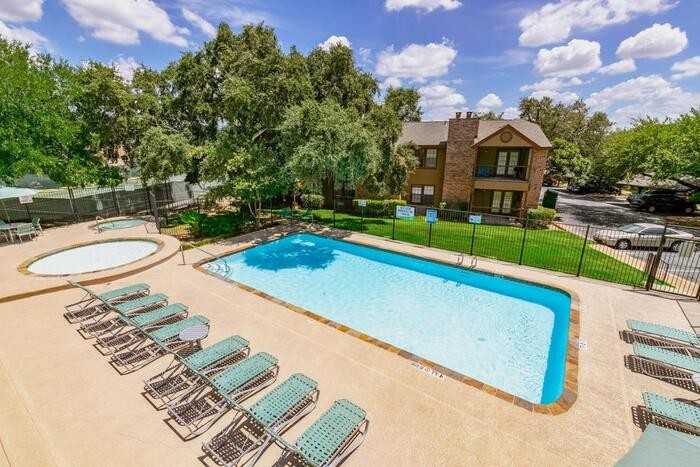 2650 Thousand Oaks Dr #C1 - Photo 5 of 15