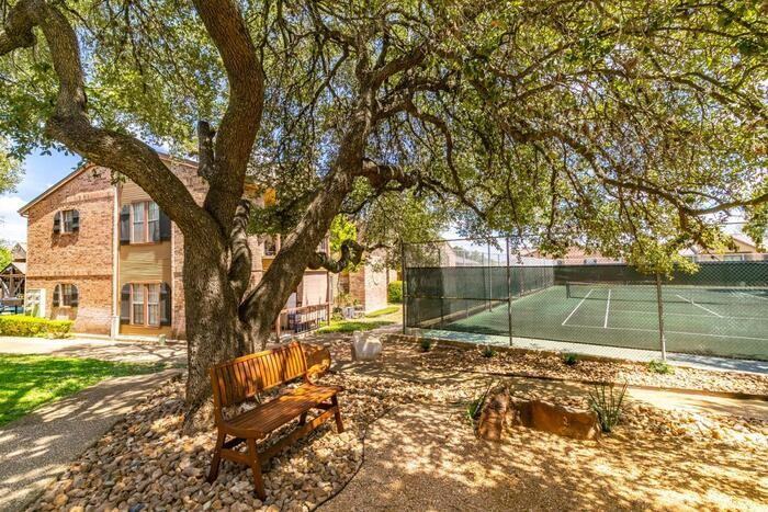 2650 Thousand Oaks Dr #C2 - Photo 3 of 16